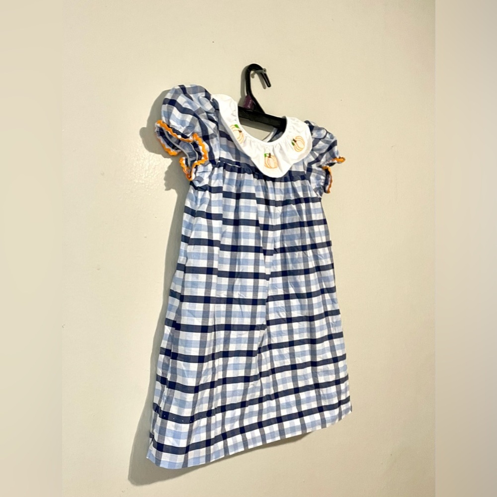 Classic Whimsy Three Smocked Pumpkins Bishop Dress Girl's Size 4T - Picture 3 of 6